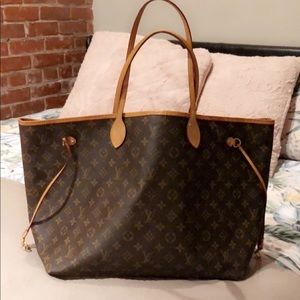 Cabas Louis Vuitton “never full” Grand modèle